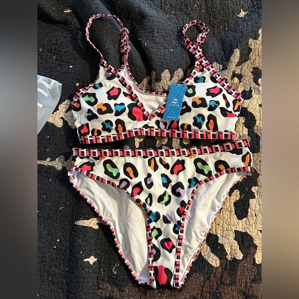 NWT Cupshe bikini.